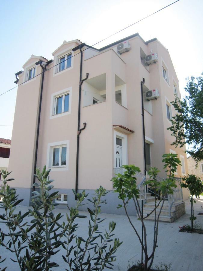 M&B Guest House Srima Exteriér fotografie
